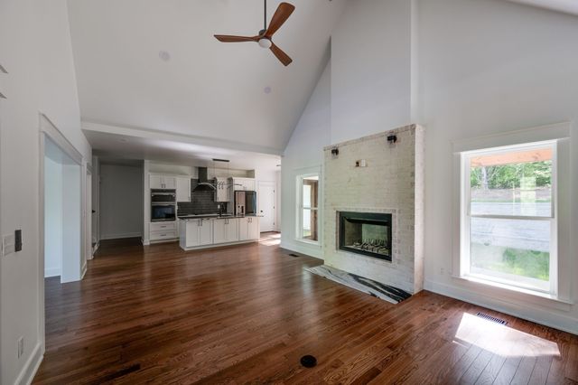 126 Dogwood Ct, Dickson, TN 37055