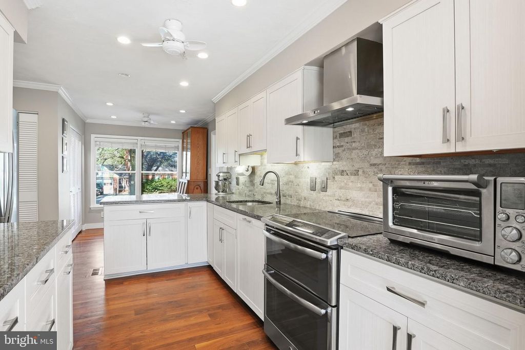 Image 8 of property listing at 28540 HOLDEN RD, Easton, MD 21601