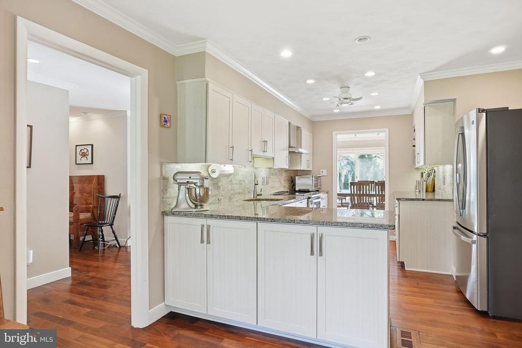 Image 9 of property listing at 28540 HOLDEN RD, Easton, MD 21601