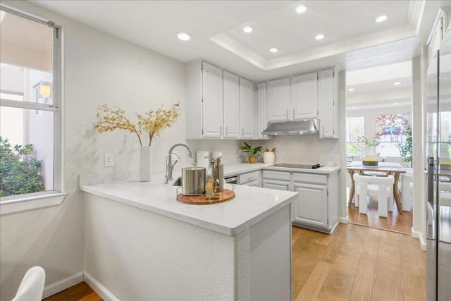 819 Lakeshore Drive, Redwood City, CA 94065