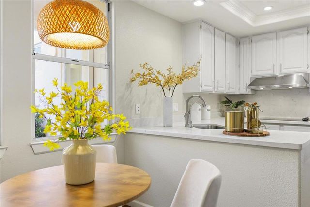 819 Lakeshore Drive, Redwood City, CA 94065