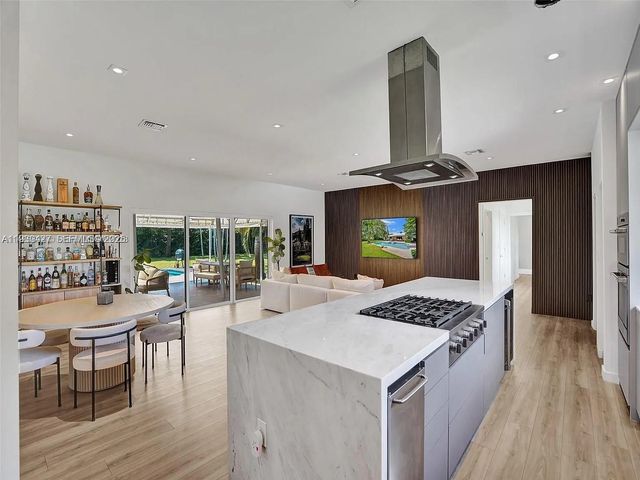 5705 SW 60th Ave NA, South Miami, FL 33143