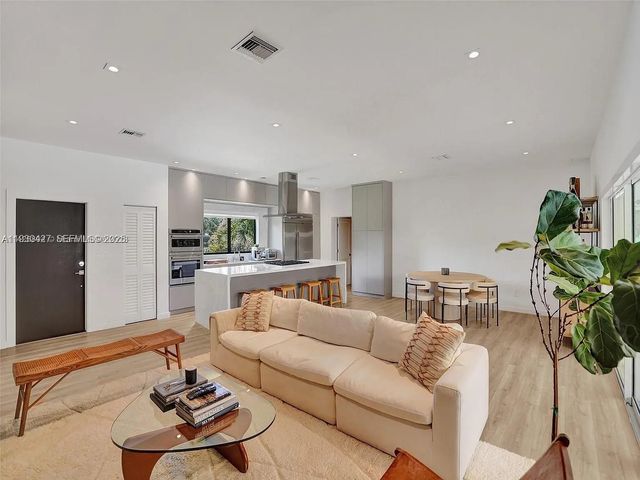 5705 SW 60th Ave NA, South Miami, FL 33143