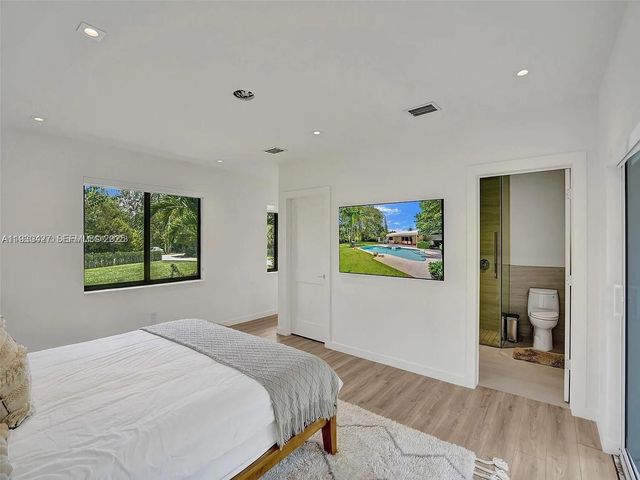 5705 SW 60th Ave NA, South Miami, FL 33143