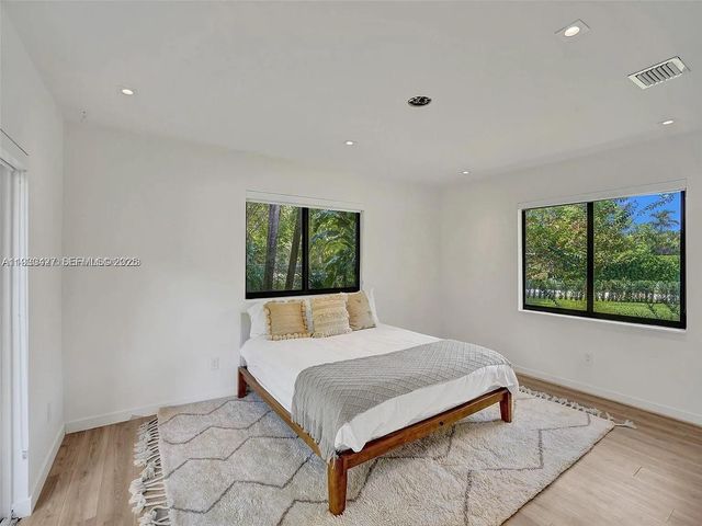 5705 SW 60th Ave NA, South Miami, FL 33143