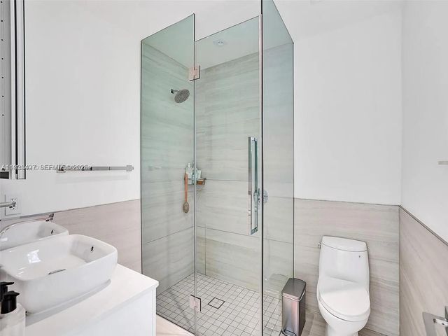 5705 SW 60th Ave NA, South Miami, FL 33143