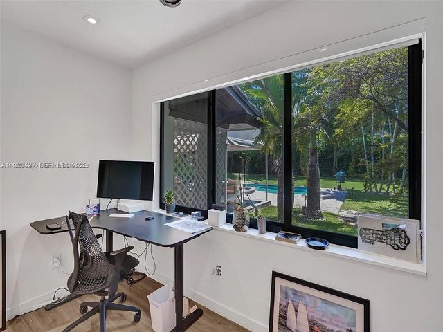 5705 SW 60th Ave NA, South Miami, FL 33143