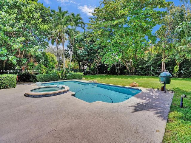 5705 SW 60th Ave NA, South Miami, FL 33143