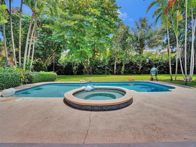 5705 SW 60th Ave NA, South Miami, FL 33143