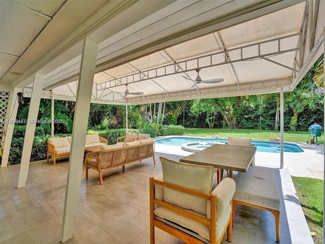 5705 SW 60th Ave NA, South Miami, FL 33143