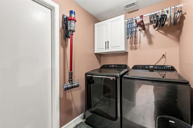 8736 LARWIN LANE, Orlando, FL 32817