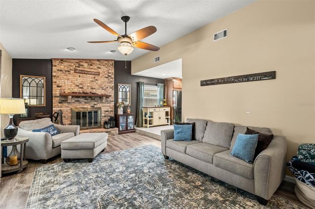 8736 LARWIN LANE, Orlando, FL 32817