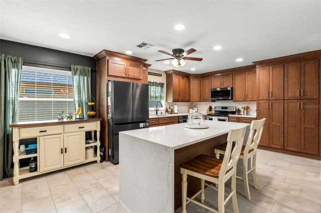 8736 LARWIN LANE, Orlando, FL 32817