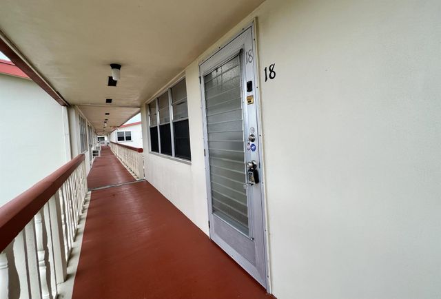 18 Andover A, West Palm Beach, FL 33417