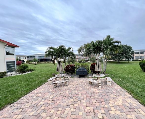 18 Andover A, West Palm Beach, FL 33417