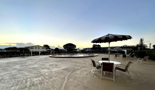 18 Andover A, West Palm Beach, FL 33417