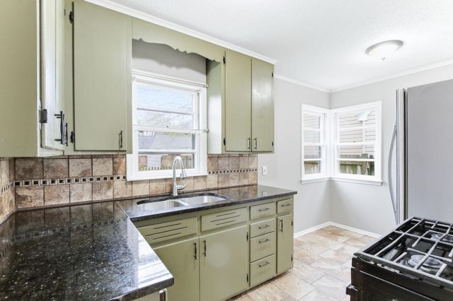 4942 Penn Avenue N, Minneapolis, MN 55430