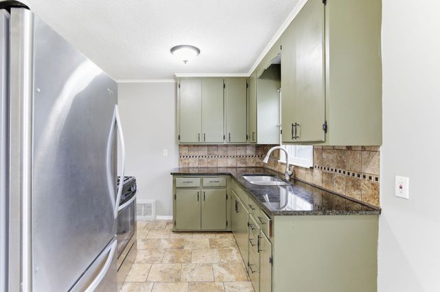 4942 Penn Avenue N, Minneapolis, MN 55430