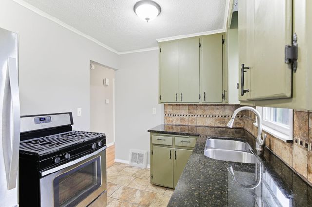 4942 Penn Avenue N, Minneapolis, MN 55430