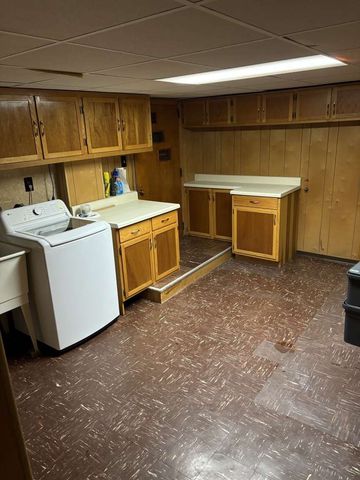 38 Cora Ave, Chicopee, MA 01013