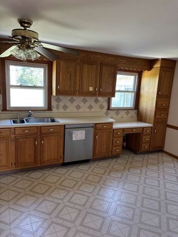 38 Cora Ave, Chicopee, MA 01013