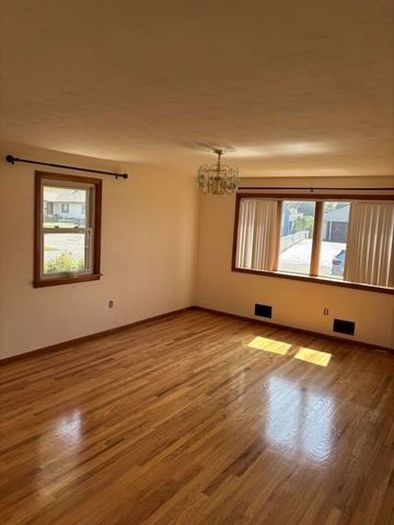 38 Cora Ave, Chicopee, MA 01013