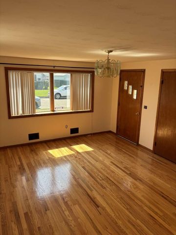 38 Cora Ave, Chicopee, MA 01013