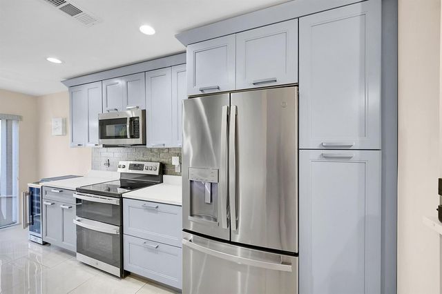21207 Lago Circle, Boca Raton, FL 33433