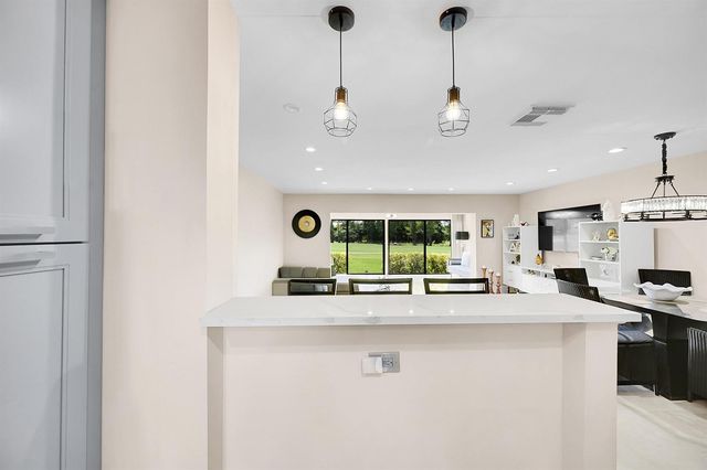 21207 Lago Circle, Boca Raton, FL 33433