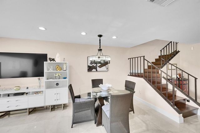 21207 Lago Circle, Boca Raton, FL 33433