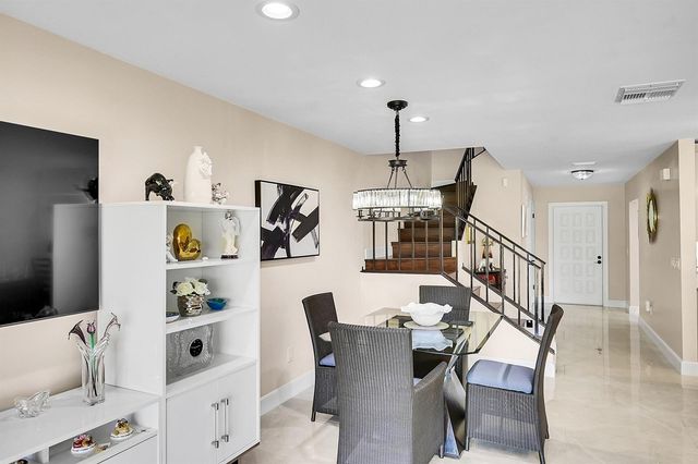 21207 Lago Circle, Boca Raton, FL 33433