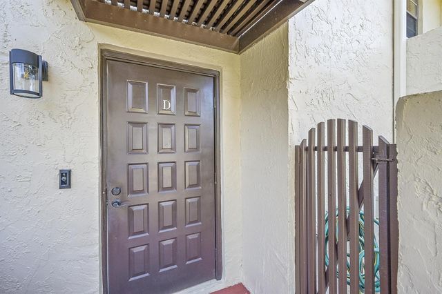 21207 Lago Circle, Boca Raton, FL 33433