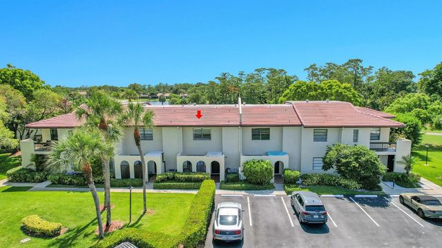 21207 Lago Circle, Boca Raton, FL 33433