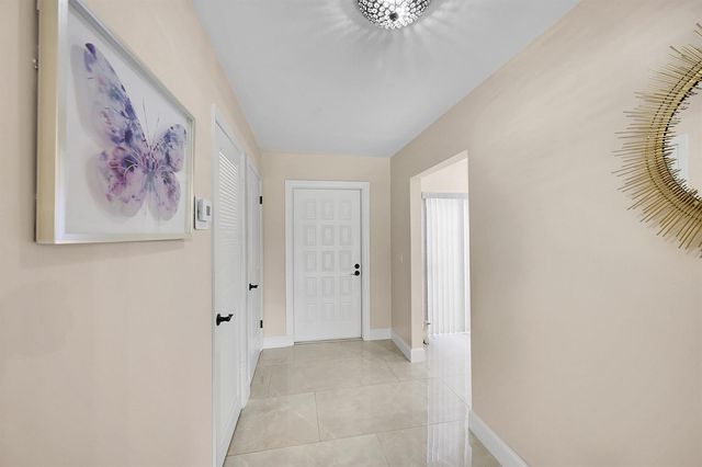 21207 Lago Circle, Boca Raton, FL 33433