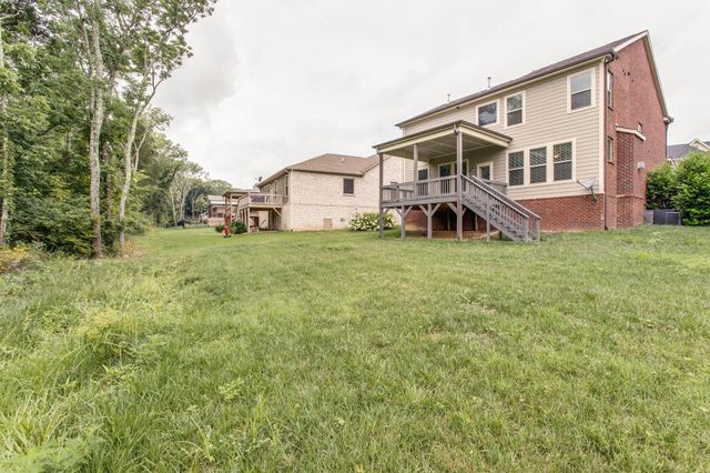 8046 Warren Dr, Nolensville, TN 37135