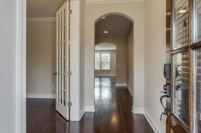 8046 Warren Dr, Nolensville, TN 37135