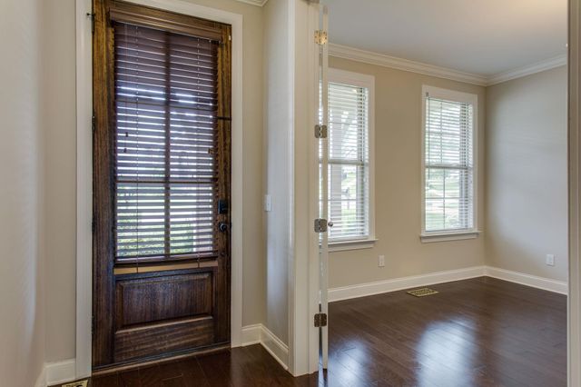 8046 Warren Dr, Nolensville, TN 37135