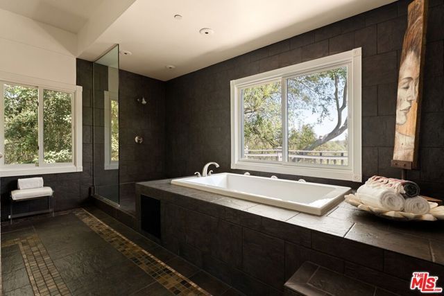 7770 Firenze Avenue, Los Angeles, CA 90046