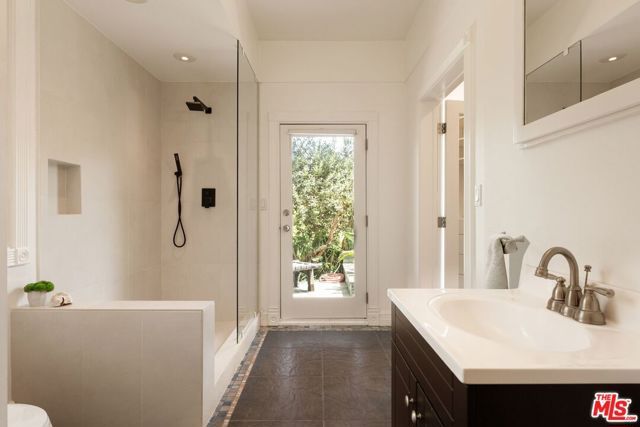 7770 Firenze Avenue, Los Angeles, CA 90046