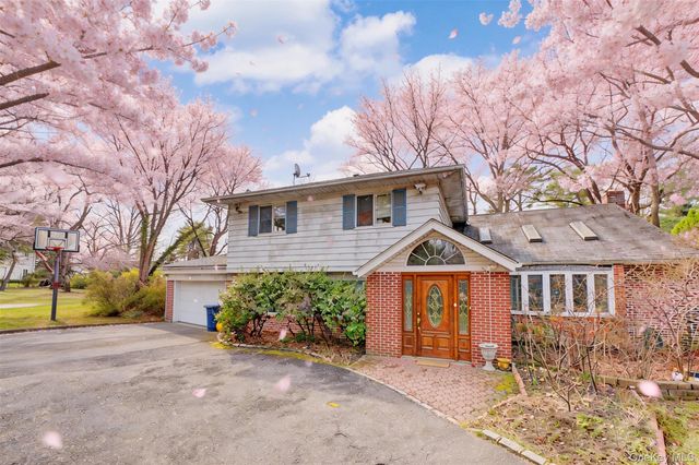 71 Horace Harding Boulevard, Great Neck, NY 11020