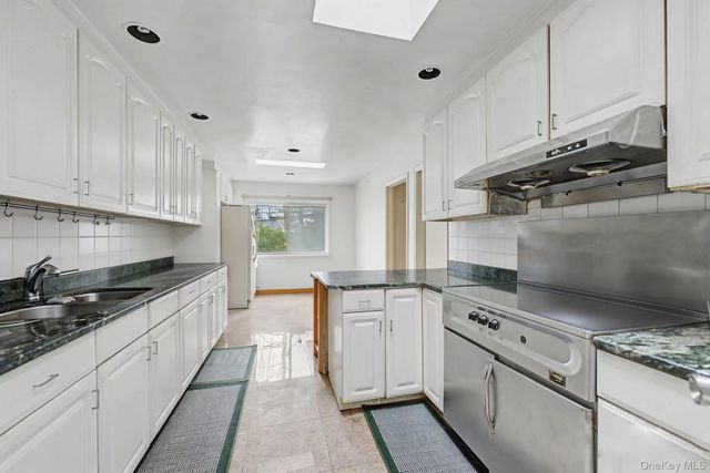 71 Horace Harding Boulevard, Great Neck, NY 11020