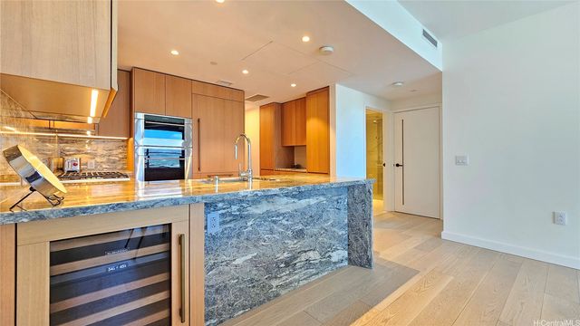 1100 Ala Moana Boulevard 2703, Honolulu, HI 96814