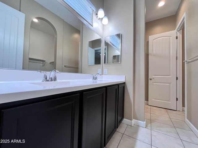 1367 S COUNTRY CLUB Drive 1250, Mesa, AZ 85210