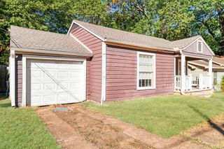 2413 Simpson Street, Paris, TX 75460