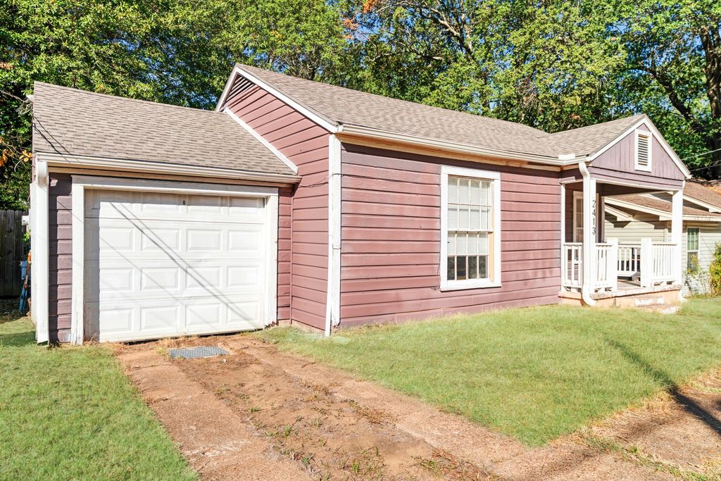 2413 Simpson Street, Paris, TX 75460