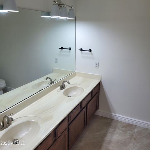 1622 N COMANCHE Drive, Chandler, AZ 85224