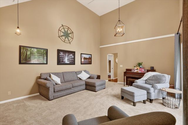 2694 Ashville Drive, Grand Rapids, MI 49525