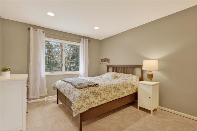 2694 Ashville Drive, Grand Rapids, MI 49525