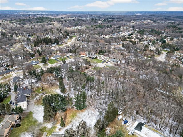 2694 Ashville Drive, Grand Rapids, MI 49525