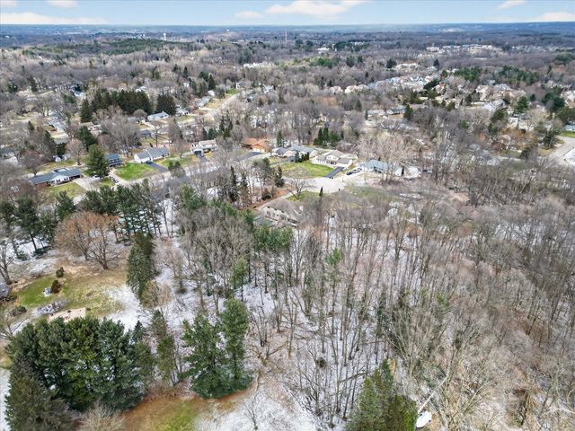 2694 Ashville Drive, Grand Rapids, MI 49525